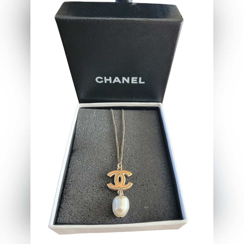 Chanel Antique Gold Drop Pearl Necklace